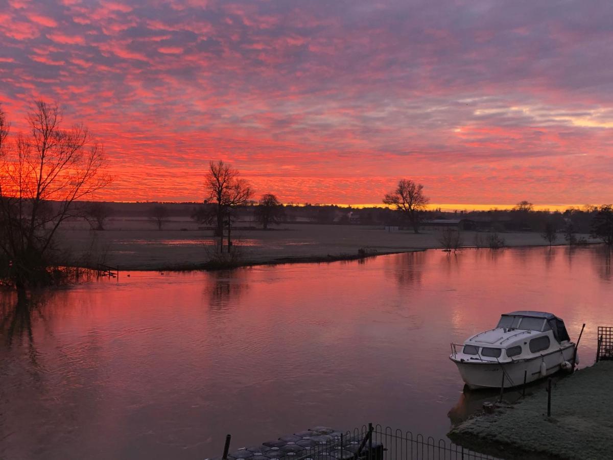 Thames Edge Rooms Wallingford Esterno foto